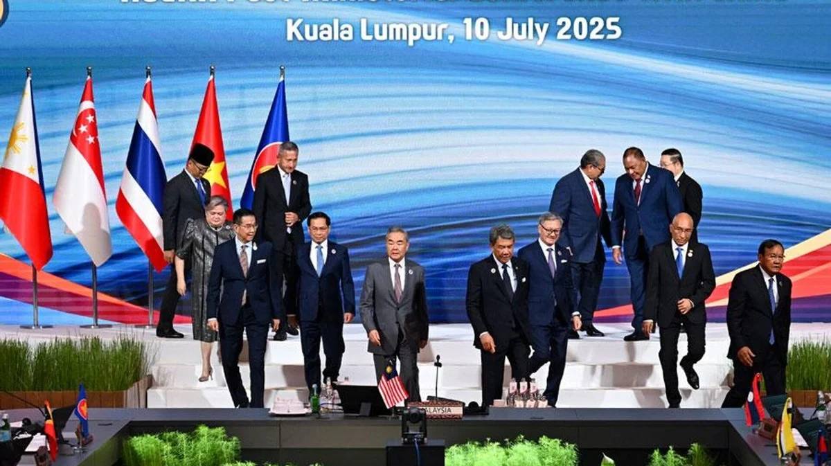 这个要发,印尼总统还是来了.特别是王毅外长。气势总是那么让人喜欢